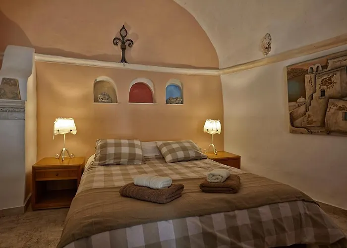 Santorini Cave Вотон