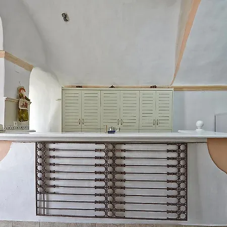 Santorini Cave Vóthon