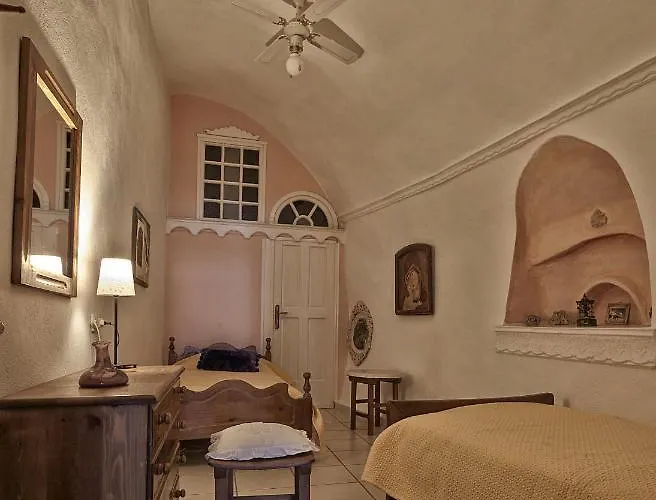 Santorini Cave Apartmán *
