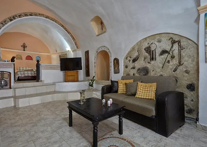 Santorini Cave Apartamento *